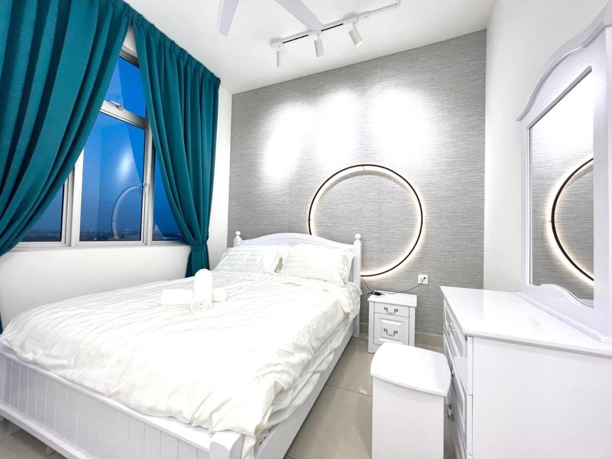 Apartment Sks Habitat 2br By Luxecocoo Ck Larkin