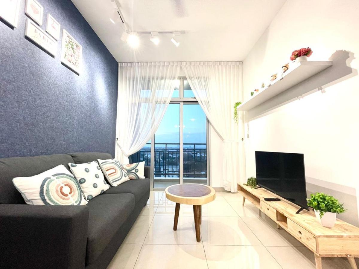 Sks Habitat 2br By Luxecocoo Ck Larkin Apartment