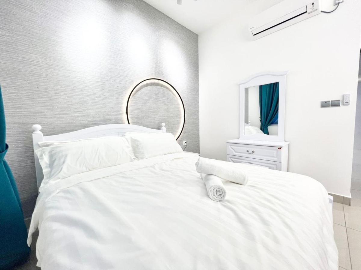 Sks Habitat 2br By Luxecocoo Ck Larkin Apartment