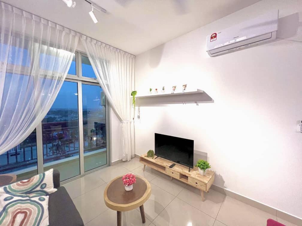 Sks Habitat 2br By Luxecocoo Ck Larkin Apartment