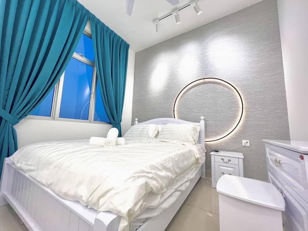 Sks Habitat 2br By Luxecocoo Ck Larkin